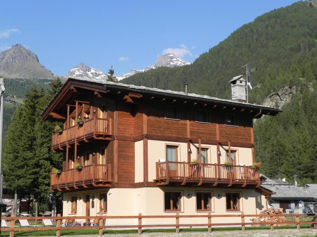 Villa Americana Chambres D'Hotes Champoluc Exteriör bild