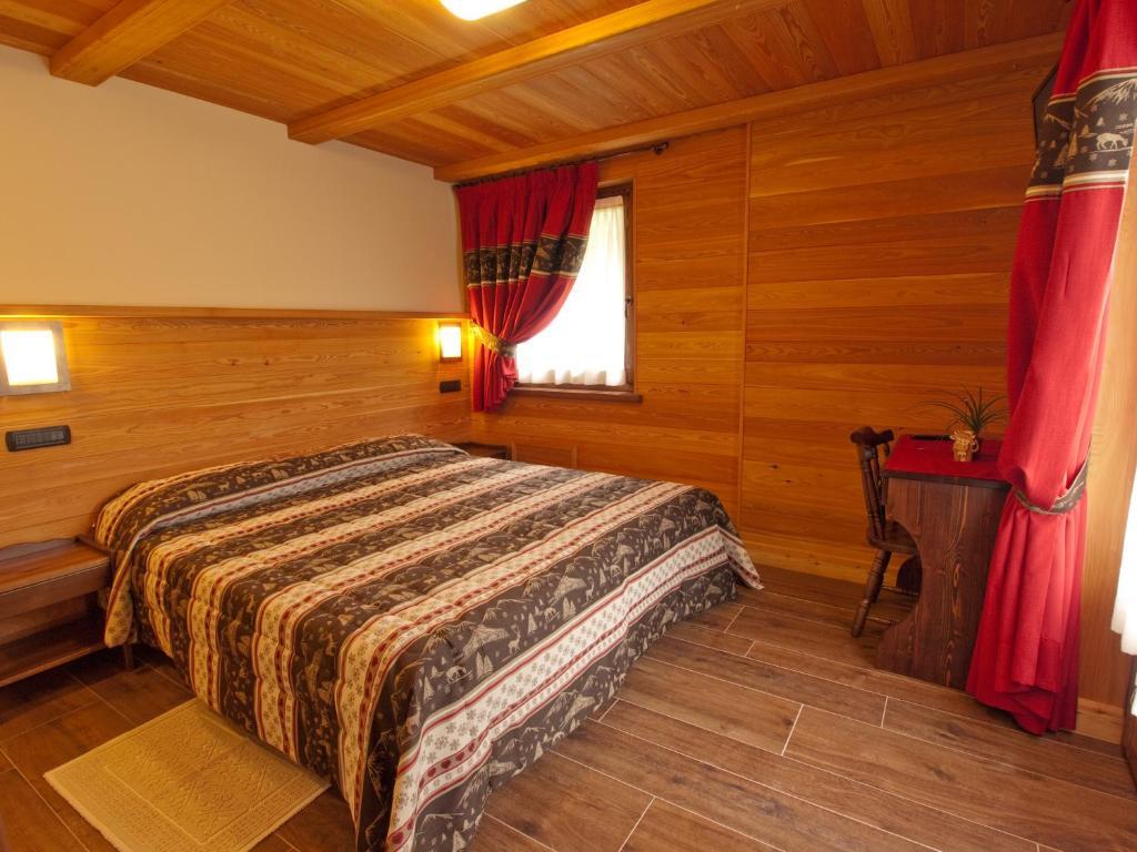 Villa Americana Chambres D'Hotes Champoluc Rum bild