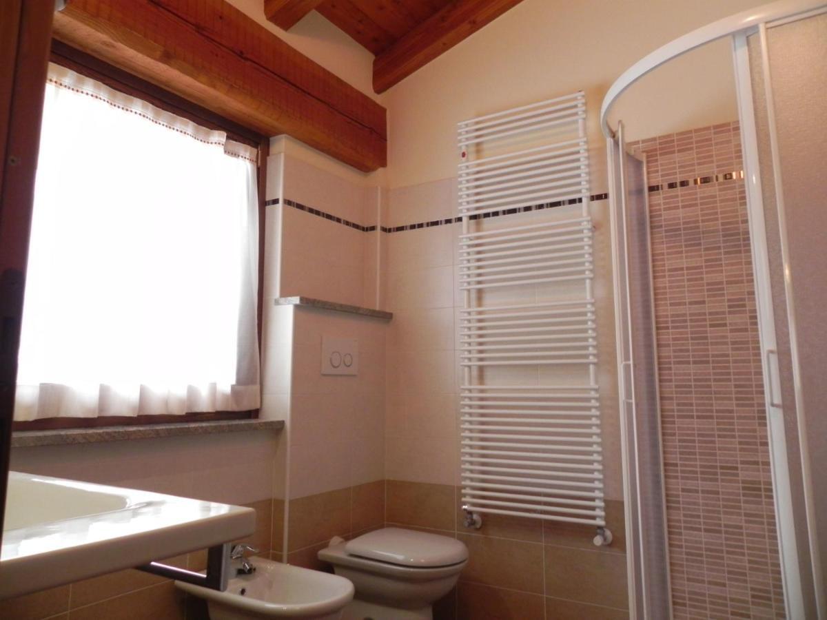 Villa Americana Chambres D'Hotes Champoluc Rum bild